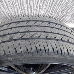 車のパーツ タイヤ、ホイールの画像