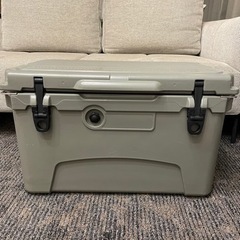 キャンプ　クーラーボックス