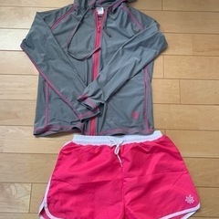 ラッシュガード　Ｍサイズ