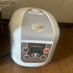 電子レンジ、トースター、ケトル、炊飯器の画像