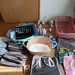 無印ハンガー、コストコバッグ、モノポリーなど