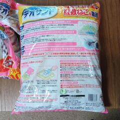 デオサンド ネコ砂 複数猫用10L＋αの画像