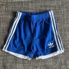 adidas ショートパンツ　80〜90くらい？