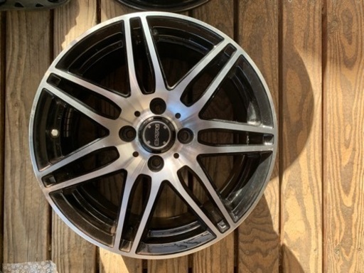 車のパーツ タイヤ、ホイール