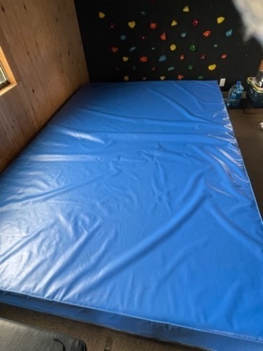 体操　分厚いマット
