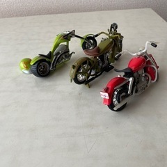 ハーレーダビッドソン？　3台の画像