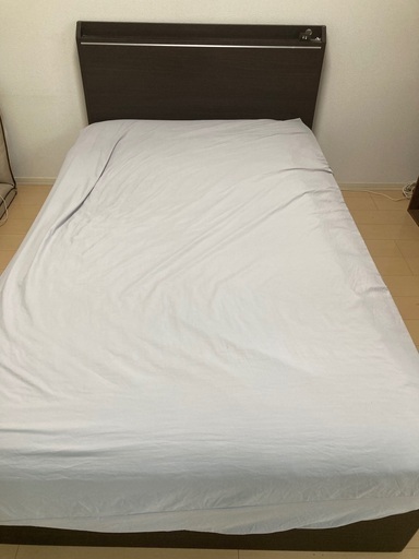 セミダブルベッド