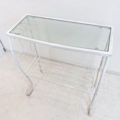 【値下げ】1台3,500→2,000【美品・希少・定価12,000円】コンソールガラステーブル　ガラス棚　アイアン　インテリア　サイドテーブル　【2台あり】の画像