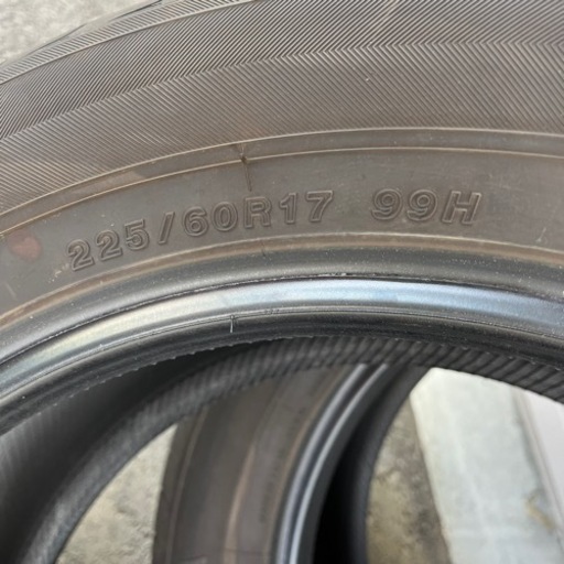車のパーツ タイヤ、ホイール