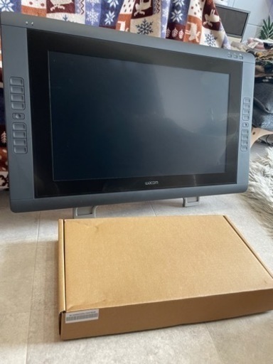 液晶タブレット　cintiq dtk-2200
