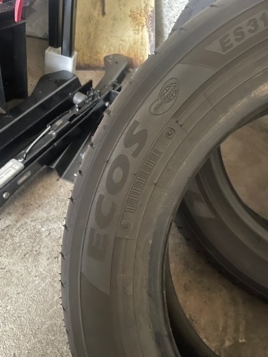 車のパーツ タイヤ、ホイール