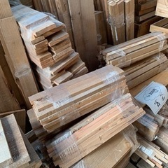 DIY杉足場古材、細長20〜30本（40cm前後）の画像