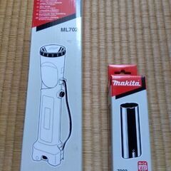 マキタ　サーチライト充電式ML702  7.2V (本体 ＆ バ...