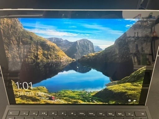 Surface pro5 メモリ8GB\n