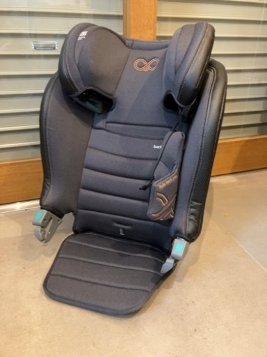 【取引中】ジュニアシート ISOFIX 対応 R129 PLAY Backfix チャイルドシート i-Size アイソフィックス