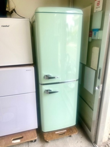 仙台市内 トラック荷台渡し無料!アイリス
 レトロ かわいい 中古 2020年製130L家電 キッチン家電 冷蔵庫