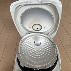 ZOJIRUSHI キッチン家電 5.5合炊き炊飯器の画像