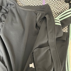 キッズ　トレーニングウェア　130-140の画像