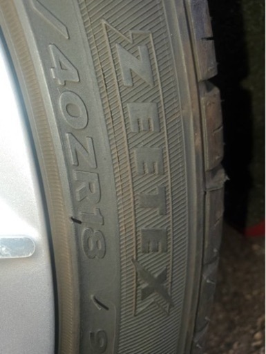 車のパーツ タイヤ、ホイール