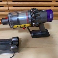 ダイソン充電掃除機の画像