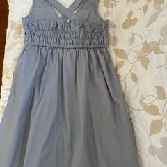 【a.v.v】肩掛けスカート １回着用　女の子150子供服の画像