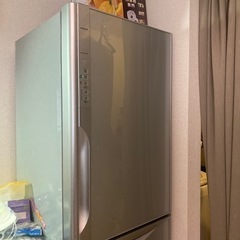 値下げしました！【除菌・クリーニング済】HITACHI 冷凍冷蔵庫 3ドア 365L（R-D3700）の画像