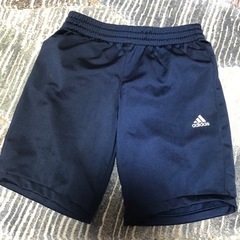 adidas短パン140cm