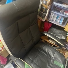 ジャンク椅子3点1脚はまともに使用可能かと思います。後の2脚は部品取りに使う事できます。3点セット、あくまでジャンクとしての出品です。の画像