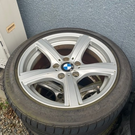 車のパーツ タイヤ、ホイール