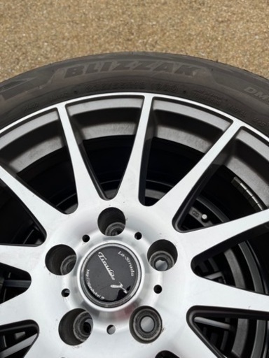 ブリヂストンスタッドレスタイヤ・ホイールセット　235/55R18
