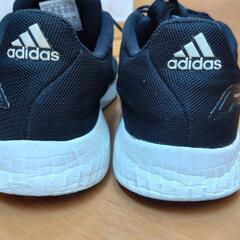 子供靴:SKECHERSとadidasの画像