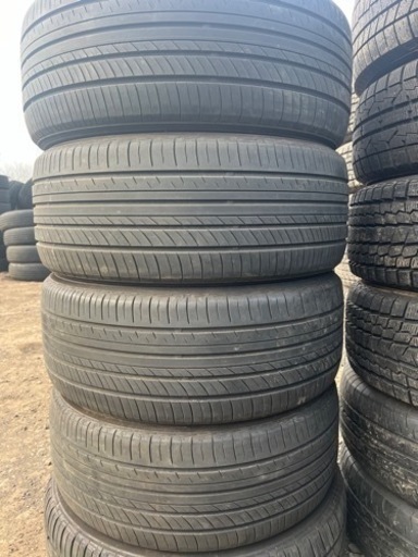 車のパーツ タイヤ、ホイール