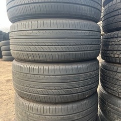 車のパーツ タイヤ、ホイール
