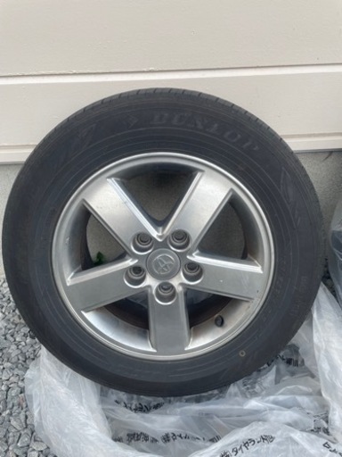 車のパーツ タイヤ、ホイール