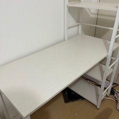 【再掲載】冷蔵庫洗濯機レンジ(18年製造)&家具3点の画像