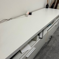 【再掲載】冷蔵庫洗濯機レンジ(18年製造)&家具3点の画像