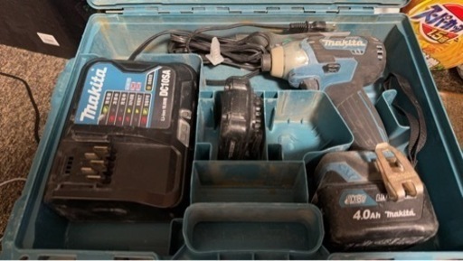 工具マキタバッテリータッカー