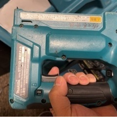 工具マキタバッテリータッカー　の画像