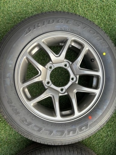 ジムニー XC純正　新車外し175/80/r165 5.5Jｘ16　５穴　インセット22 24年式 ブリヂストン(DUELER H/L