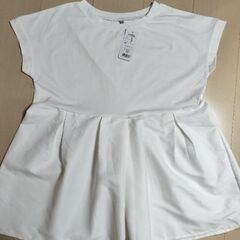 取引中/新品未使用☆ホワイトTシャツ/マタニティーにも◎