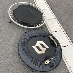破れたトランポリン2つ お取引中
