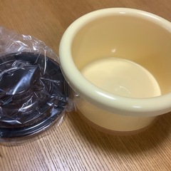 ふた付き容器