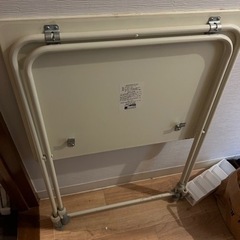 折りたたみテーブル