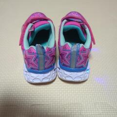 子供用スニーカーの画像