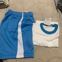 半ズボンとTシャツ