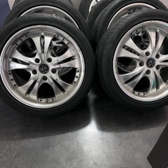 車のパーツ タイヤ、ホイール