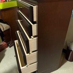ブランド不明　輸入家具店購入チェストの画像
