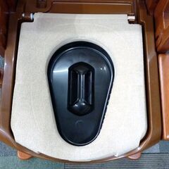 ☆未使用品 アロン化成 家具調トイレセレクトR はねあげ 標準便座 耐荷重100Kg 安寿 肘掛け 介護用品 未使用 札幌 北20条店の画像