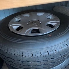 車のパーツ タイヤ、ホイール