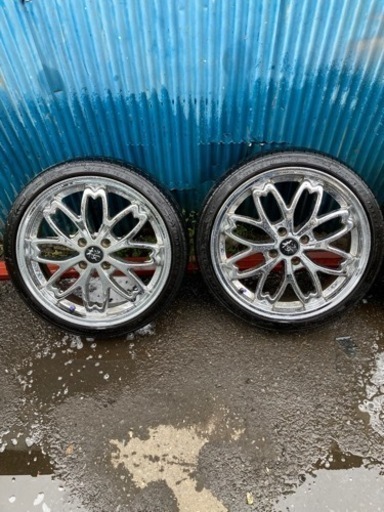 車のパーツ タイヤ、ホイール